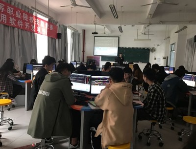 廈門軟件學(xué)院外語(yǔ)外貿(mào)系 - 具有國(guó)際視野的商業(yè)人才搖籃!